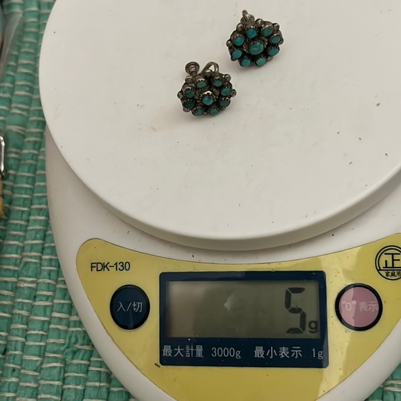 🖤Navajo Sterling silver turquoise screw-back earrings - Picture 9 of 9